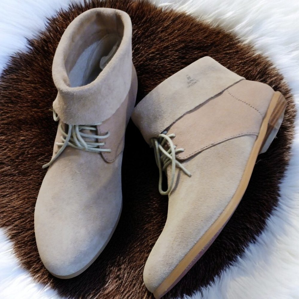 Heidi Klum Women's Dorothy Taupe Suede Lace Up Ankle Boots Booties Size 7.5 NWOT